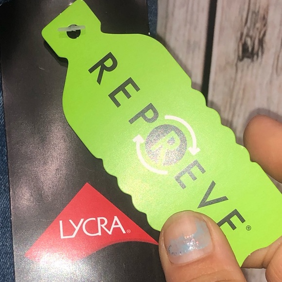 YMI SKINNY Jeans Size 11/30 Flattering Fit Slimming Novelty Wash High-Rise. - Picture 7 of 12